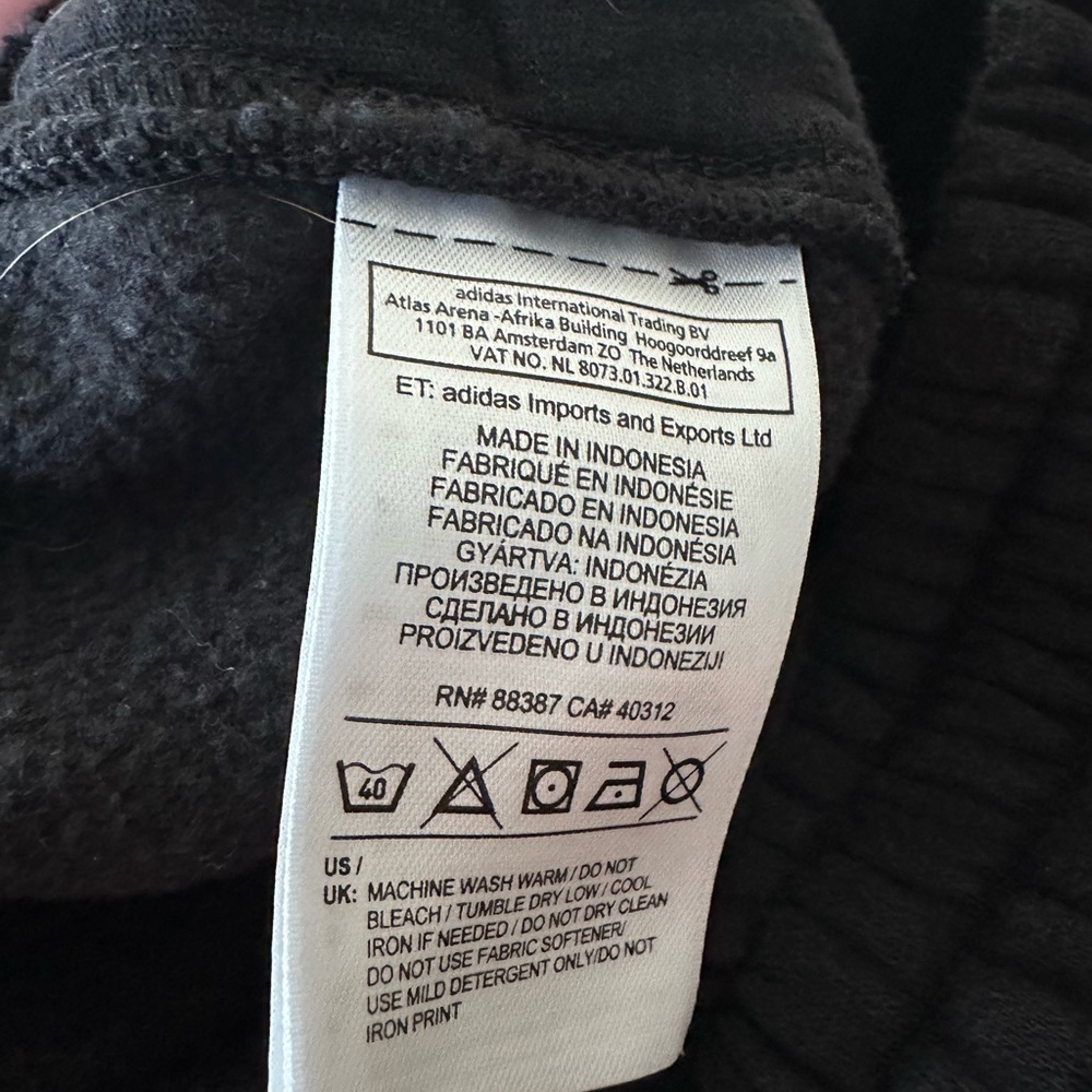 Adidas’s black with pink adidas on one leg sweatpants. Size XL - Picture 4 of 6